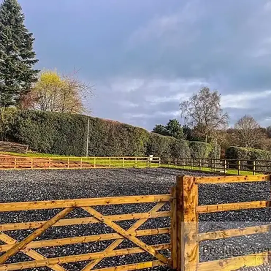 Approved Carpet Fibre Equestrian Surfaces for Horse Arenas | Equine Arena Surfaces